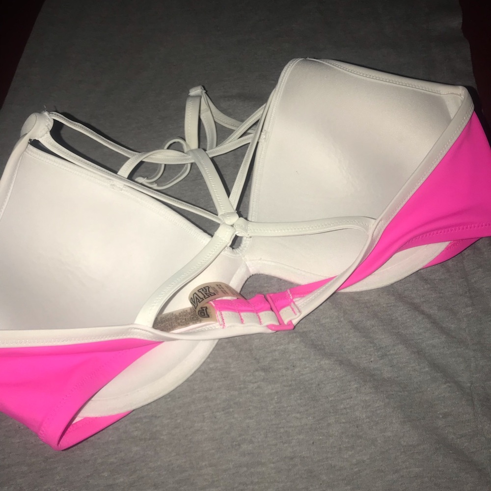 Pink bra - Picture 4 of 4